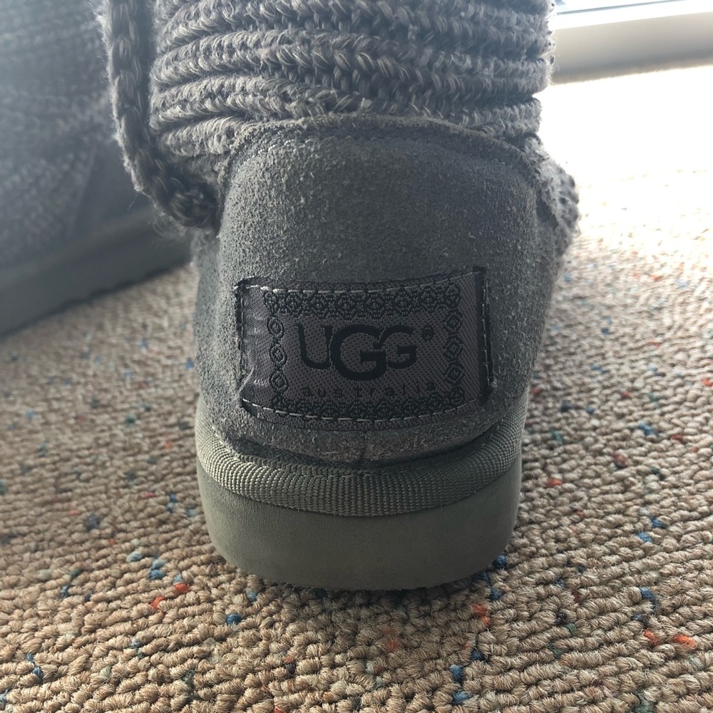 Uggs gray knitted boots